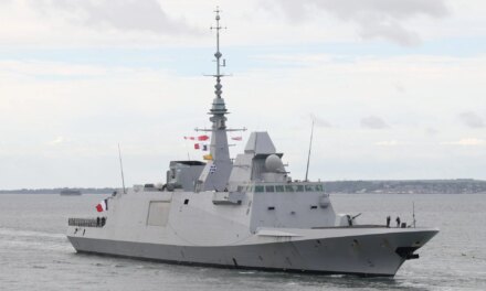 Πέφτουν οι υπογραφές για την απόκτηση των φρεγατών