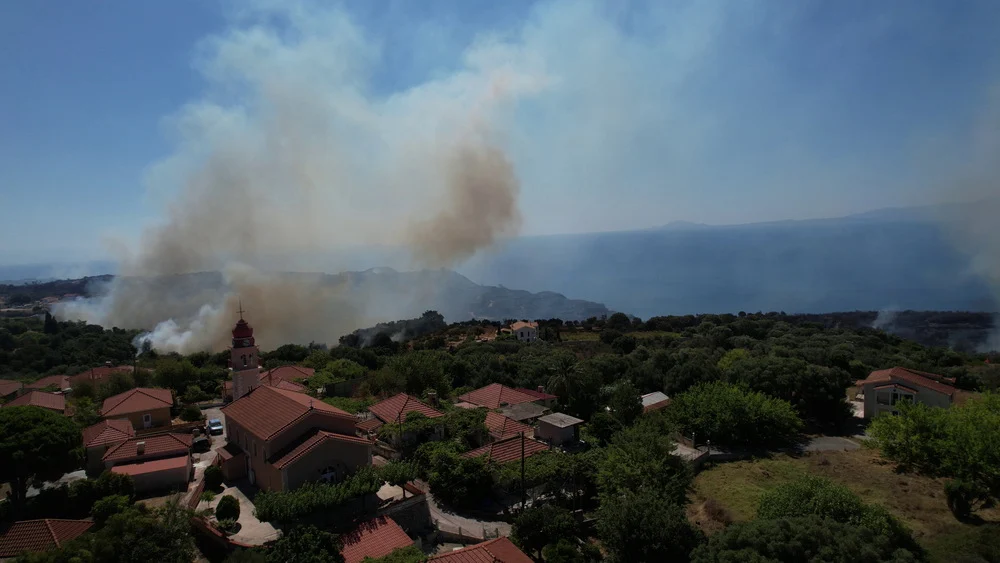 Χωρίς ενεργό μέτωπο η πυρκαγιά στην Πάστρα