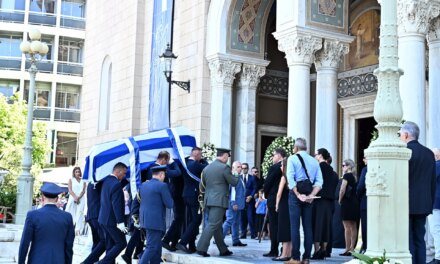 Σε κλίμα συγκίνησης η κηδεία του ιστορικού στελέχους της Ν.Δ.