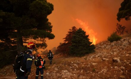 Η κατάσταση στα μέτωπα της πυρκαγιάς στη Δυτική Αττική