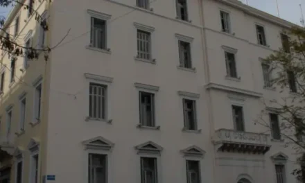 Η «επένδυση» στην πλατεία Κλαυθμώνος…Νίκος Κρυονερίτης