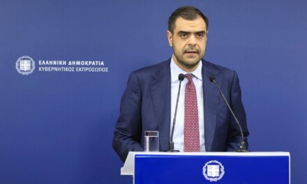 Η συλλογική μνήμη δεν σβήνει τόσο εύκολα όσο εκείνος πιστεύει