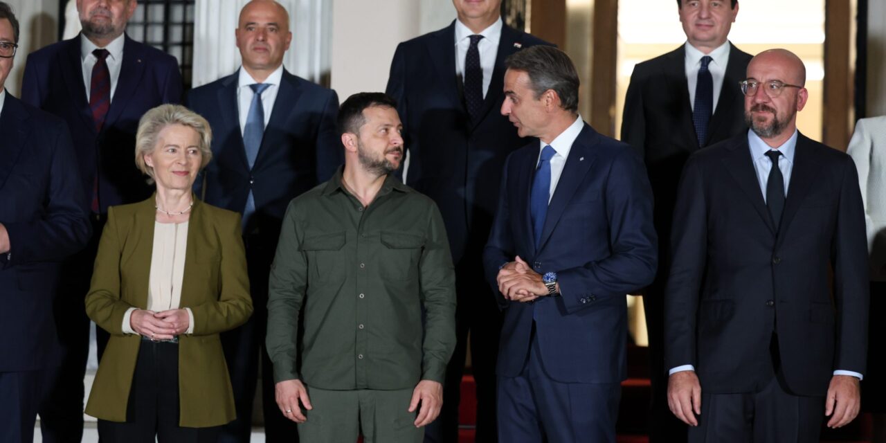 Ο Ζελένσκι φίλος του Μητσοτάκη ανάρτησε βίντεο από επίθεση ουκρανικού sea drone κατά ελληνόκτητου δεξαμενόπλοιου!