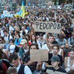 Χιλιάδες διαδηλωτές στο Κίεβο ζητούν την επιστροφή του Φέντοροφ στο υπουργείο Άμυνας