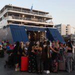 Αυξημένη αναμένεται η έξοδος από τα λιμάνια της Αττικής παρά τα προβλήματα που έχουν δημιουργήσει οι ισχυροί άνεμοι