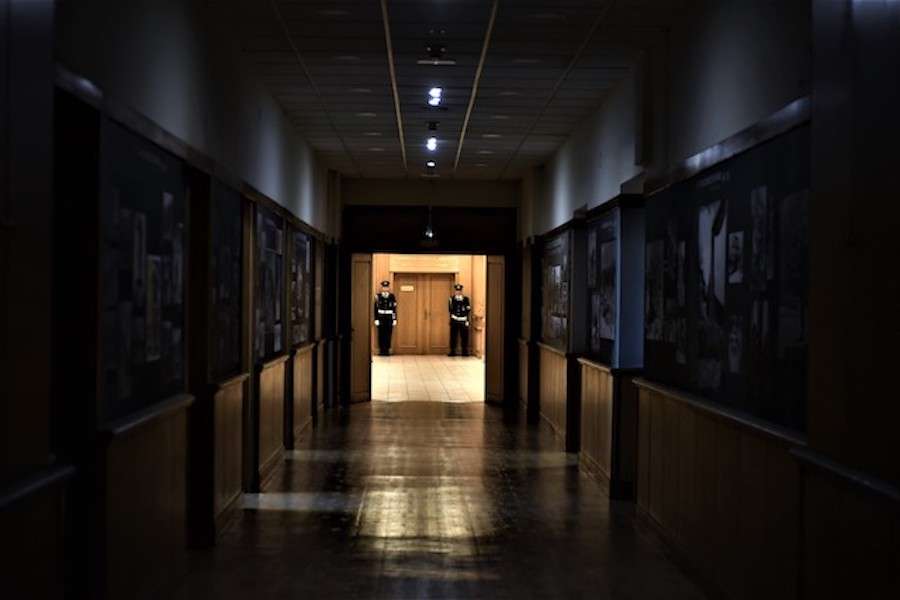 Ο διευθυντής του στρατιωτικού γραφείου Δένδια στο εξωτερικό και τα αναπάντητα ερωτήματα της μετακίνησης