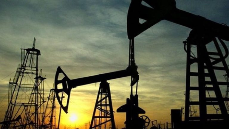 Μικρή άνοδος στις τιμές του πετρελαίου εν μέσω εξελίξεων στις σχέσεις ΗΠΑ – Ιράν