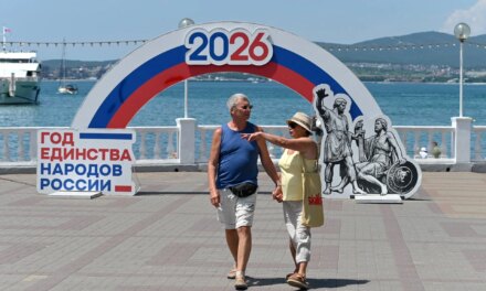 Ο πόλεμος πλήττει τώρα και τις διακοπές των Ρώσων