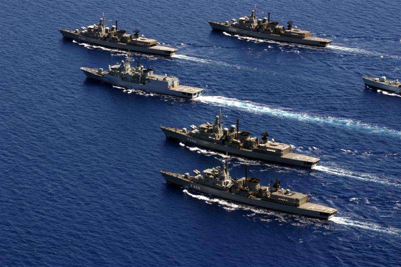 Έκτακτες περικοπές στον Στόλο και μάλιστα εν πλώ!