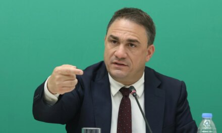 Έκθεση-κόλαφος του ΟΟΣΑ διαλύει το success story της κυβέρνησης, υποχώρησε το πραγματικό κατά κεφαλήν εισόδημα