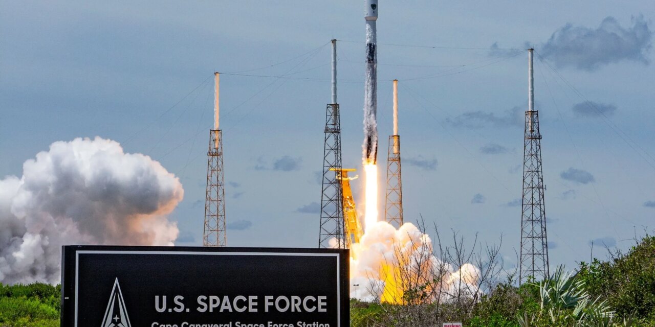 Η SpaceX θα αναπτύξει δορυφορικά σμήνη επόμενης γενιάς για τον αμερικανικό στρατό