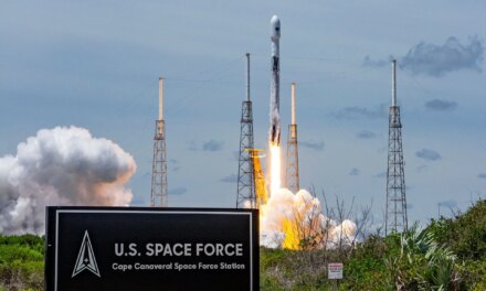Η SpaceX θα αναπτύξει δορυφορικά σμήνη επόμενης γενιάς για τον αμερικανικό στρατό