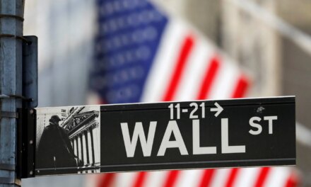 Σε νέο ιστορικό υψηλό έκλεισε ο δείκτης Dow Jones στη Wall Street