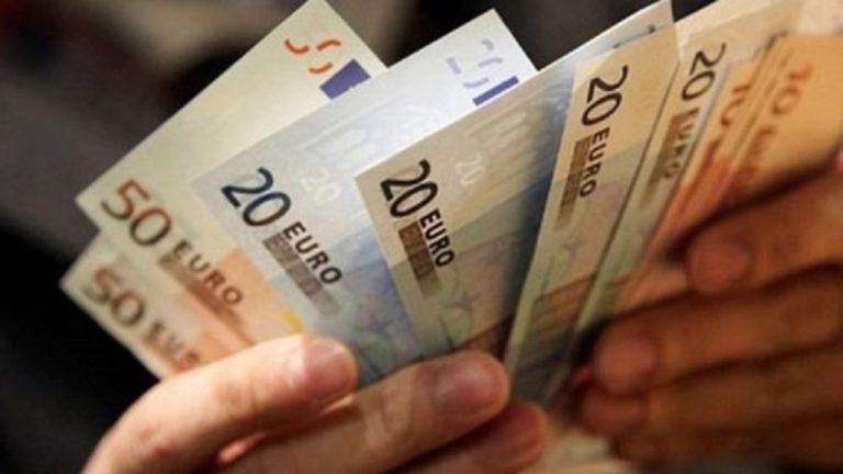 Πρ. Επαγγελματικού Επιμελητηρίου Αθηνών στο ΕΡΤnews Radio 105,8: Οι πολίτες μειώνουν την κατανάλωση αγαθών λόγω της ακρίβειας