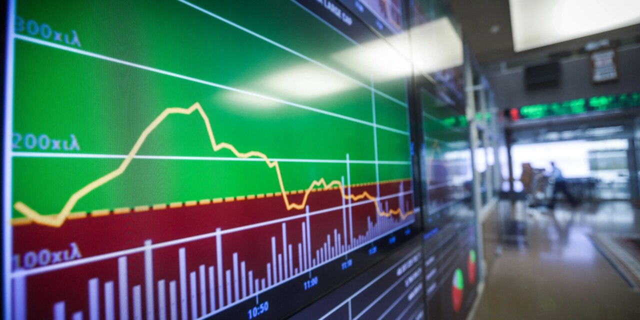 Δεν εγκαταλείπει τις 2.600 μονάδες, παρά την κόπωση