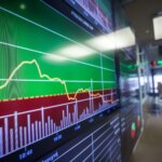 Δεν εγκαταλείπει τις 2.600 μονάδες, παρά την κόπωση