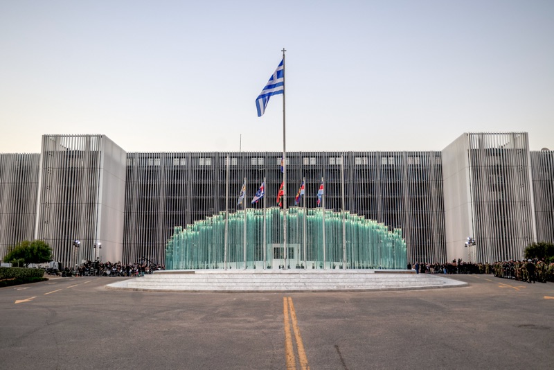 Τι συμβαίνει με τα νέα υπηρεσιακά δελτία “ταυτότητας” του ΥΠΕΘΑ