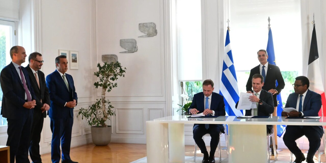 Έπεσαν οι υπογραφές για τη διασύνδεση Ελλάδας
