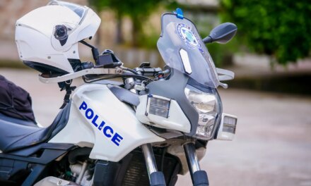 Συνελήφθη 48χρονος που κατηγορείται ότι χτύπησε αστυνομικούς της Τροχαίας