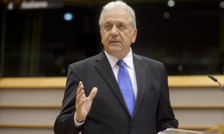 Δ. Αβραμόπουλος: Ανακλήθηκε το ένταλμα σύλληψης