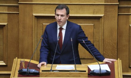 Το βιτριολικό σχόλιο του Π. Δουδωνή για τον «διάλογο» Μητσοτακη
