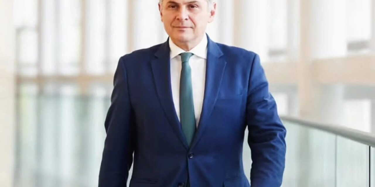 Στην Αίγυπτο ο Φαραντούρης εν μέσω πιέσεων για το ιδιοκτησιακό