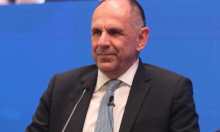 Η Ελλάδα έτοιμη να προσφέρει «καλές υπηρεσίες» για αποκλιμάκωση στη Μέση Ανατολή