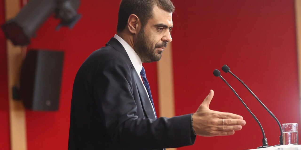 Το σχόλιο της κυβέρνησης για τη συνέντευξη Τσίπρα: «Πεταμένα λεφτά» το rebranding