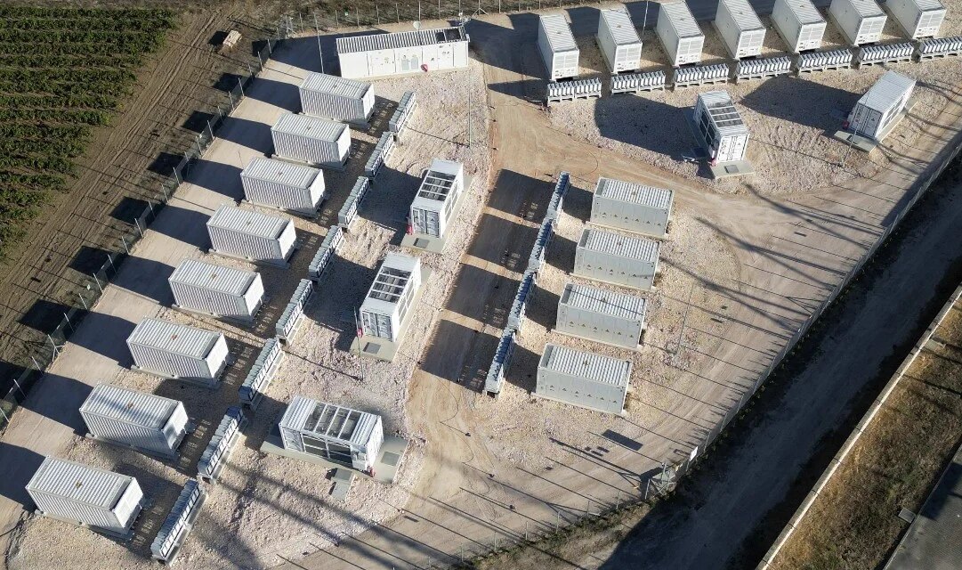 Σε λειτουργία το μεγάλο σύστημα αποθήκευσης ενέργειας στην Ιταλία