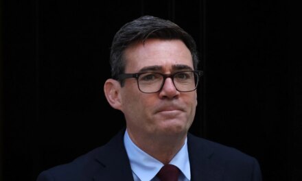 Η Βρετανία πρέπει να «αντισταθεί στην αδικία» των εποικισμών στη Δυτική Όχθη