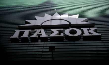 Μόνο για την κυβέρνηση δεν είναι προβληματικό ο υπουργός Υγείας να κάνει promotion σε ιδιωτικά κέντρα