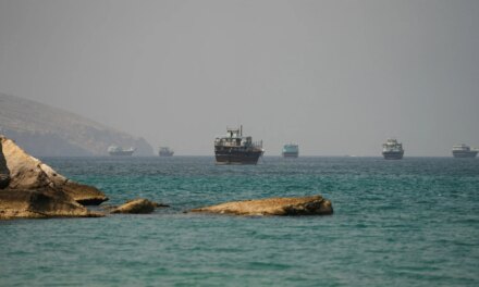 Ανάγκη για ασφαλή διέλευση μέσω των Στενών του Ορμούζ και του Μπαμπ ελ Μαντέμπ