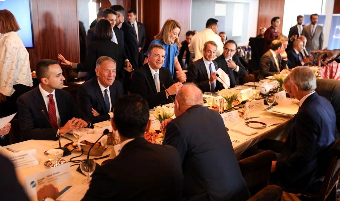 Η επιβολή τελών και διοδίων και η παρεμπόδιση της διεθνούς ναυσιπλοΐας δεν είναι αποδεκτή