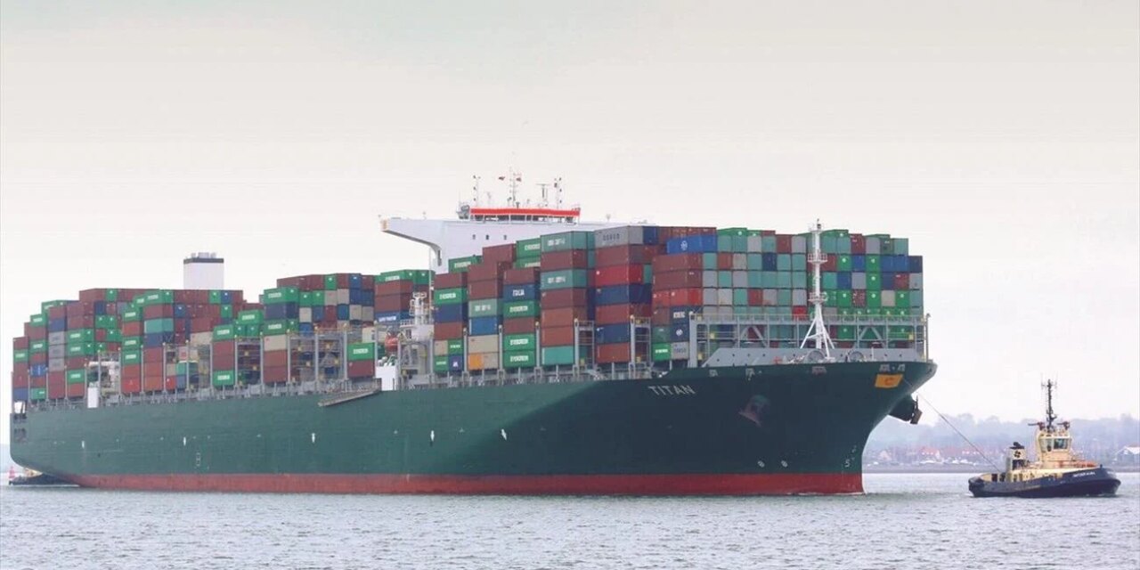 Containership 25ετίας ναυλώθηκε στα 62,5 χιλ. δολάρια την ημέρα