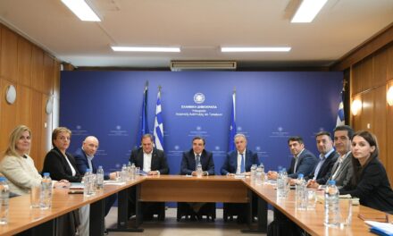 Ξεκίνησε ο «Διάλογος με την παραγωγή» – Πρώτη συνάντηση του Μαργαρίτη Σχοινά με την ΕΘΕΑΣ