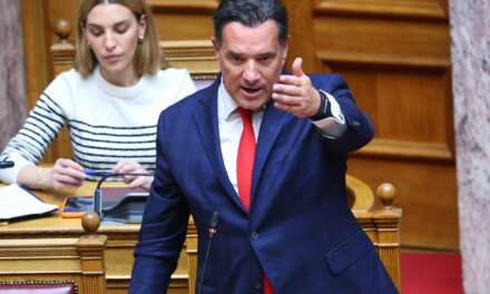 Σκληρή σύγκρουση Αδ. Γεωργιάδη – Κ. Βελόπουλου στη Βουλή για τα «πόθεν έσχες»