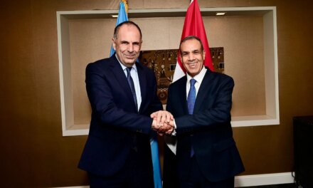 Συμφώνησαν να συνεχίζουν τις συζητήσεις για επέκταση της ελληνοαιγυπτιακής ΑΟΖ