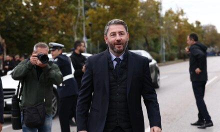 Η δημοκρατία και η εθνική αξιοπρέπεια είναι οι δύο όψεις της ίδιας ευθύνης