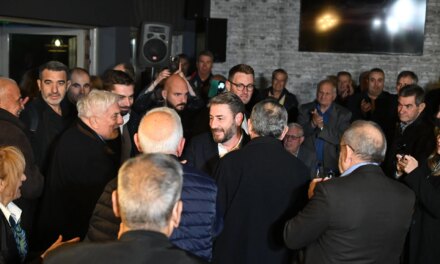 Θα γυρίσει σελίδα η χώρα με την πολιτική αλλαγή ή θα επιλέξουμε τη στασιμότητα;