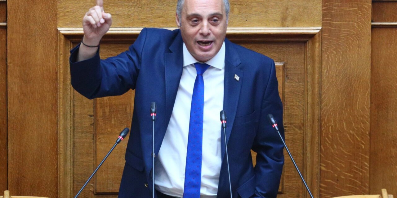 Τέμπη: Επιμένει ο Βελόπουλος – Κατέθεσε και άλλες φωτογραφίες με οστά που βρέθηκαν στο Κουλούρι