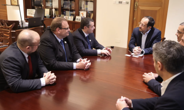 Κύπρος: «Το ισραηλινό λόμπι πυροδοτεί πολιτική θύελλα»