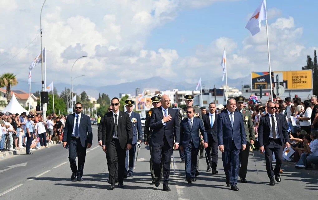 Η θερμή υποδοχή που συγκίνησε τον Νίκο Δένδια στην Κύπρο (βίντεο)