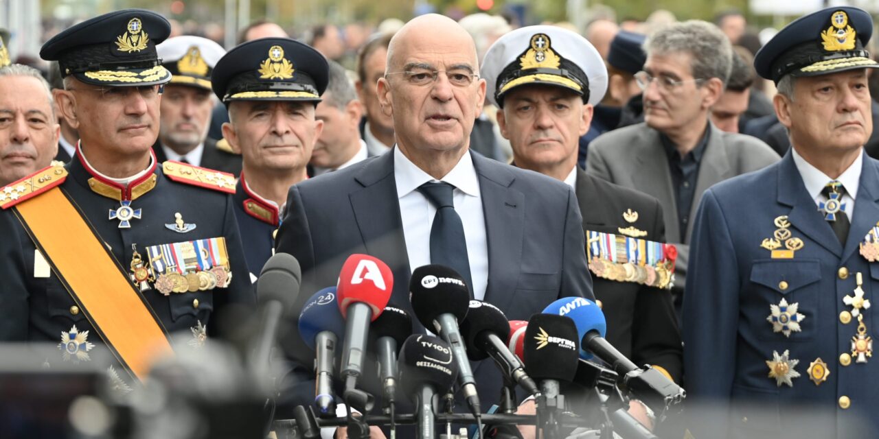 Σάλος με την προεκλογική παρέλαση …μακέτο!
