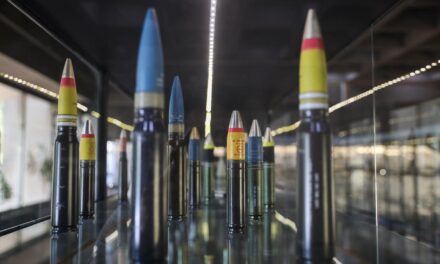 Υποψίες για πρόσωπα και εταιρείες που συνεργάζονται με τα Ελληνικά Αμυντικά Συστήματα (ΕΑΣ)-Ερώτηση του ΠΑΣΟΚ