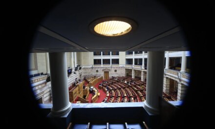 ΕΛΑΣ: Η κυβέρνηση γίνεται ο εκτελεστικός βραχίονας των servicers