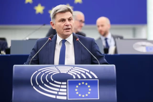Φαραντούρης κατά Έντι Ράμα για συλλήψεις στον Ναό της Αναστάσεως στα Τίρανα
