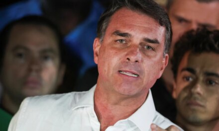 Θα εκδώσει βίζα για τον Φλάβιο Μπολσονάρου και την οικογένειά του