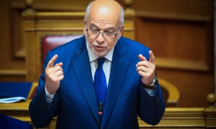 Γ. Φλωρίδης: «Οστά σκύλων και αγελάδων στις φωτογραφίες που έδειξε ο Βελόπουλος»