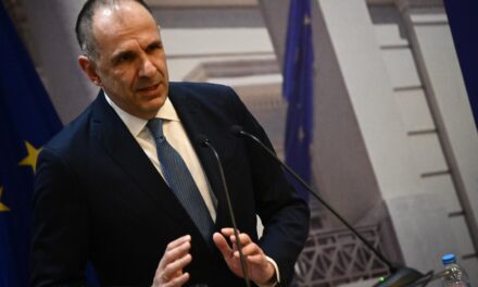 «Δεν έχει αντίρρηση» για ενημέρωση της Τουρκίας ο Γεραπετρίτης