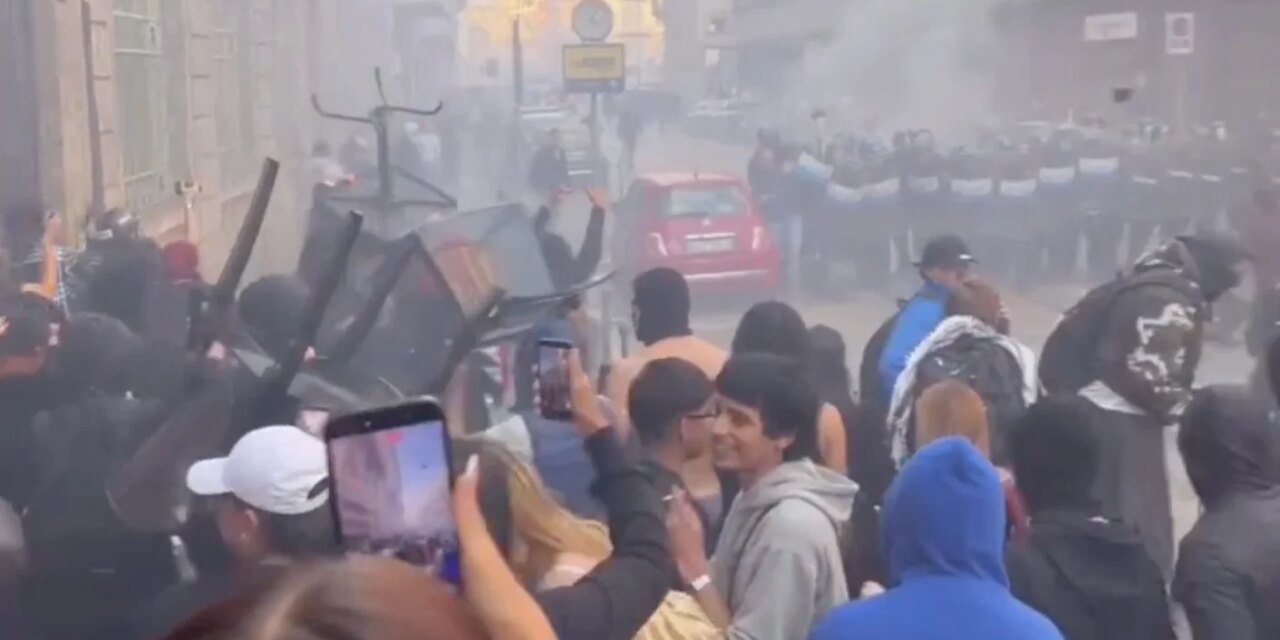 Συγκρούσεις της αστυνομίας με διαδηλωτές στο κέντρο του Μιλάνου (Βίντεο)